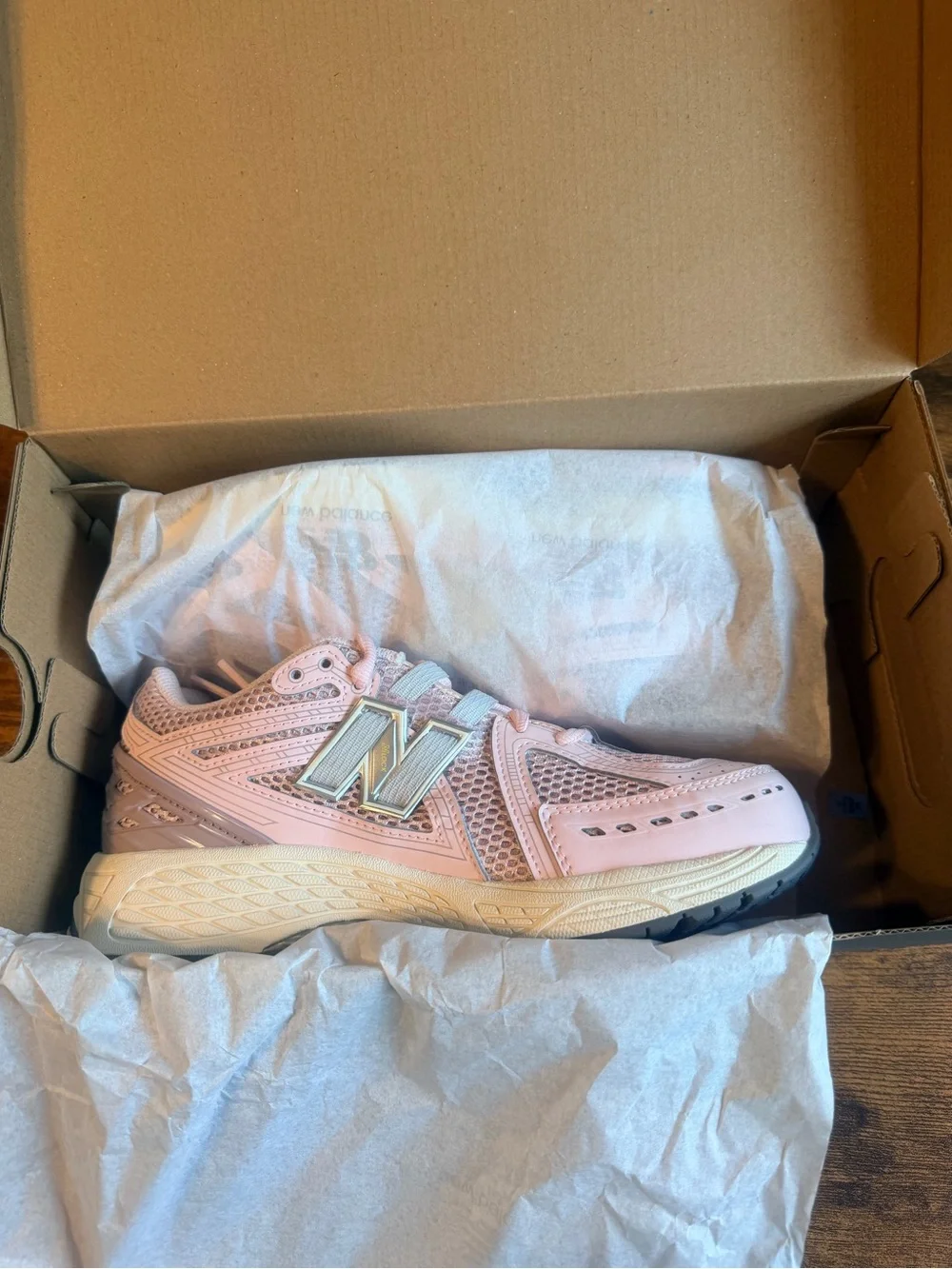 New Balance Kids Pink Mesh Athletic Sneakers 4.5Y/6W